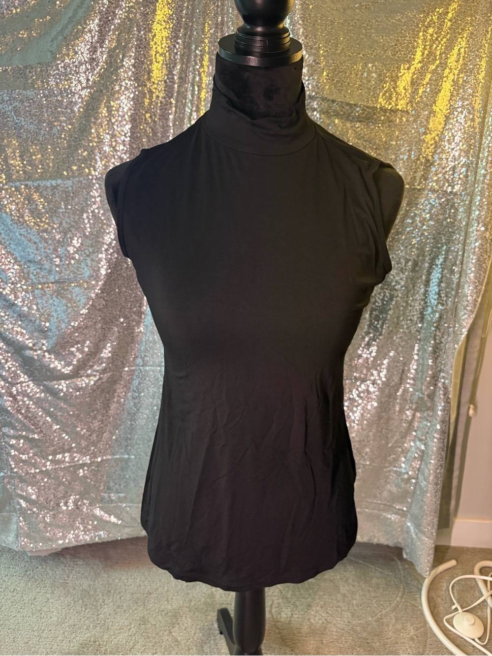 Sheiugu Mock Neck Tank Top